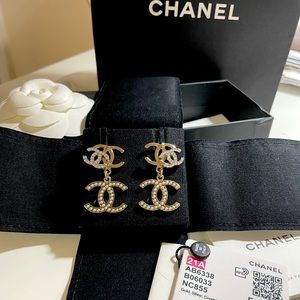 Chanel Crystal Pearl CC Drop earrings 21A *NEW*